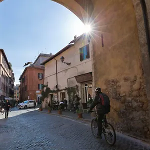 https://enchanting-loft-in-trastevere.it-romehotels.com
