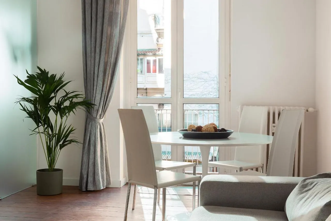 Hl Apartment - Brera, Garibaldi, Moscova, Duomo, Montenapoleone Milan Italy